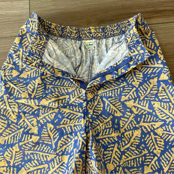 Vintage LL Bean shorts - Picture 2 of 6